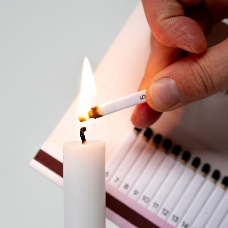 mo man tai - matchbook adventskalender - foggy maroon