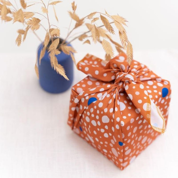 wrapping cloth - deaux dots - coral
