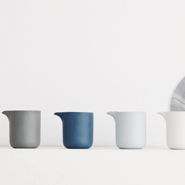 sue pryke - kleine karaf - dark grey