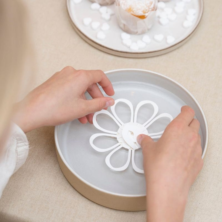 jurianne matter - magic flower - white