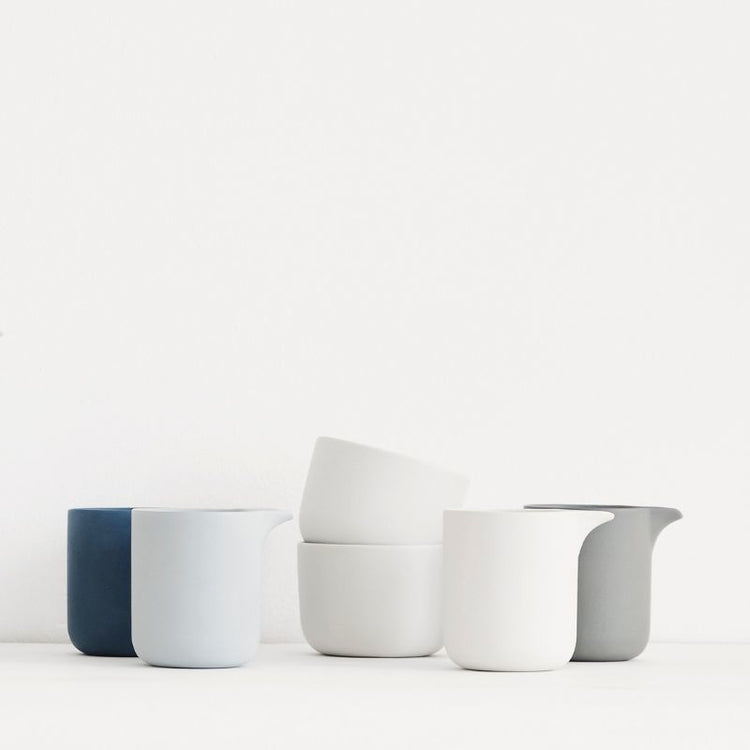 sue pryke - kleine karaf - dark grey
