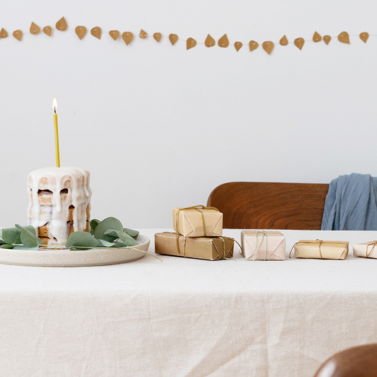 jurianne matter - twig leaves - oker