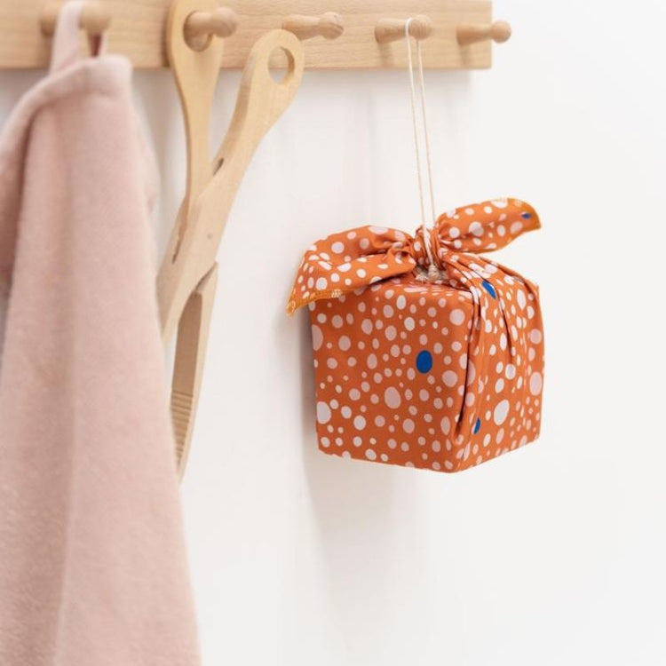 wrapping cloth - deaux dots - coral