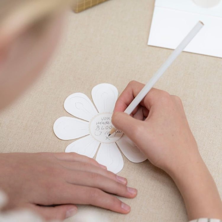 jurianne matter - magic flower - white