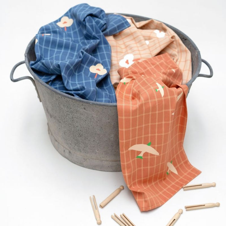 jurianne matter - theedoek - blue