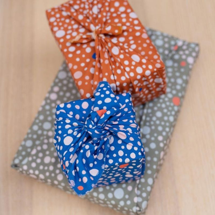 wrapping cloth - deaux dots - coral
