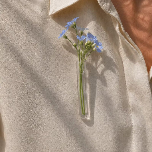 muurbloempjes - flower brooch