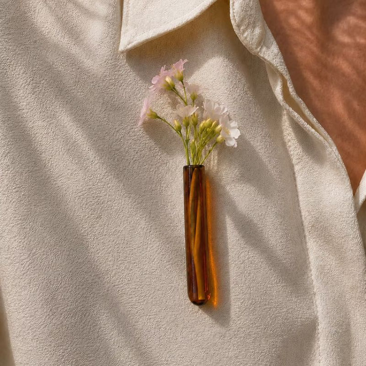 muurbloempjes - flower brooch