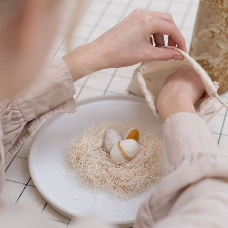 jurianne matter - NEST woolen eggs - natural